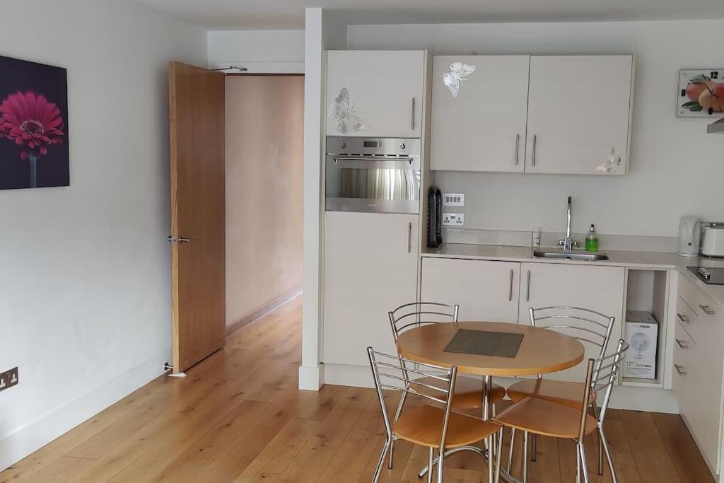 Appartement Modern, Centre 1 Bed, Ground Floor *